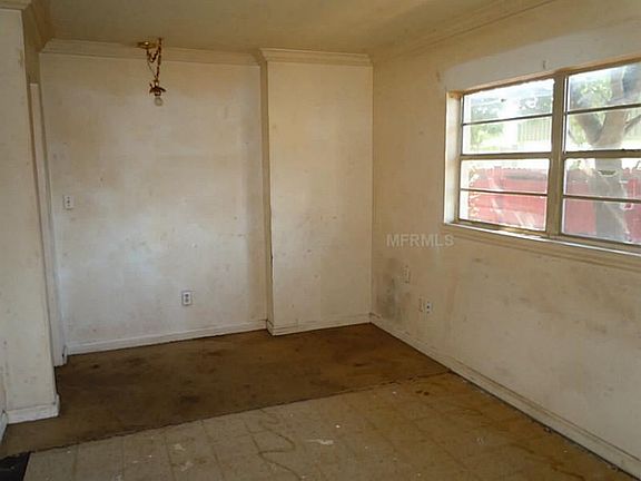 2nd image of 514 Garden Dr S