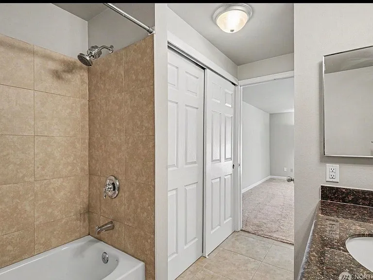 9905 NE 124th St — Photo 19