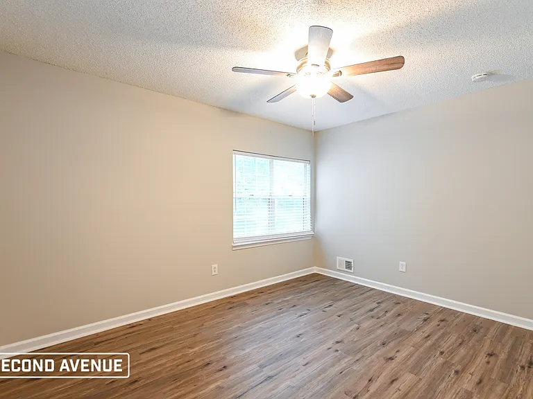 2411 Windridge Dr NE — Photo 11