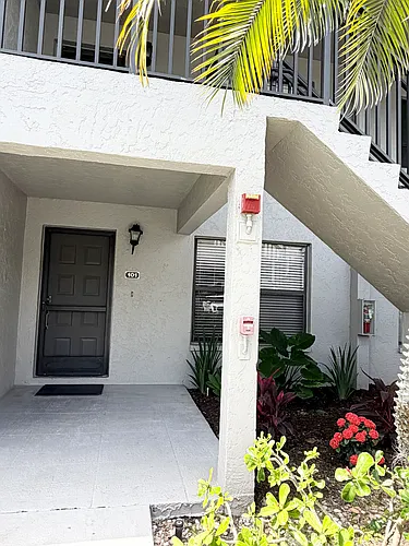 1208 Commonwealth Cir #J-101 Photo 1
