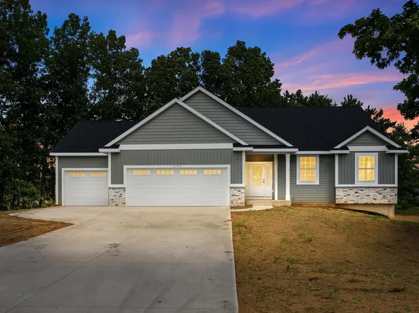 1765 Fairview Dr, Allegan, MI 49010