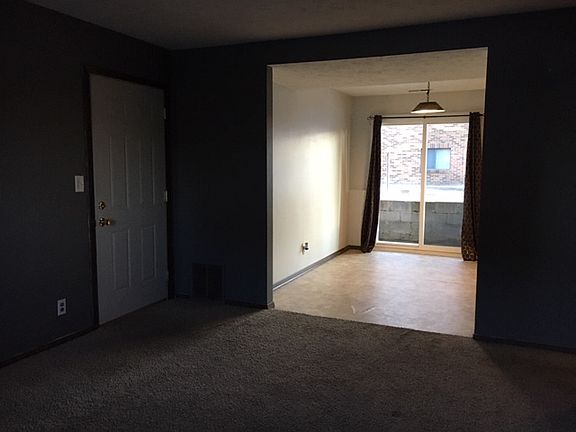 3rd image of 629 Kennedy Dr APT 1