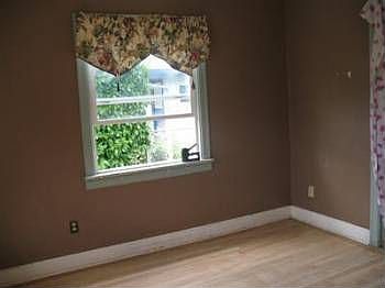 2nd image of 518 Ellinor Ave