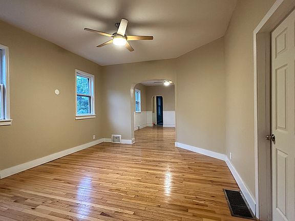 3rd image of 574 West Ave Floor 1