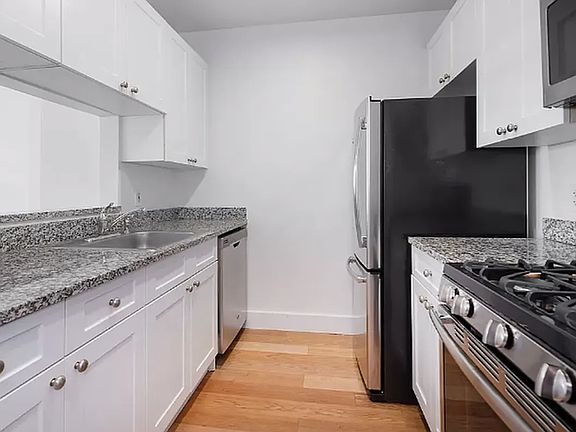 2nd image of 53 Park Pl APT 6I