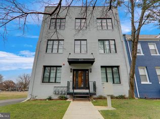 225 20th St NE APT 3, Washington, DC 20002