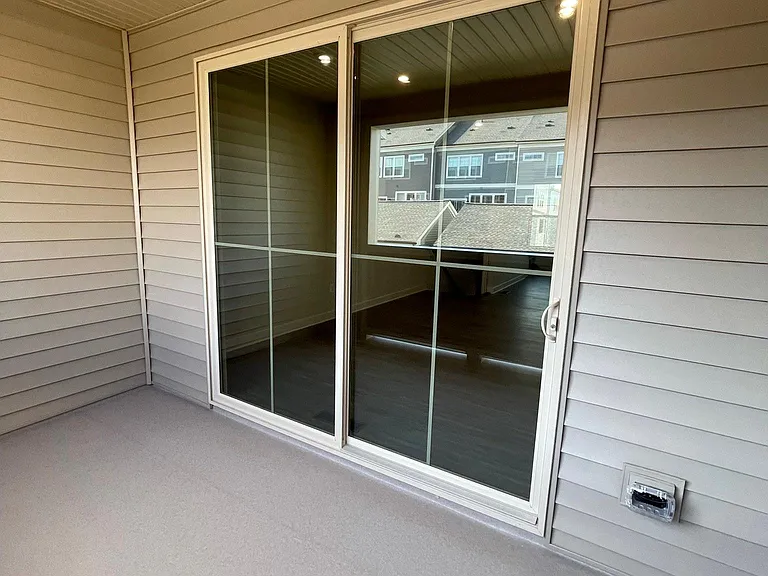 8666 Shady Pines Dr — Photo 2