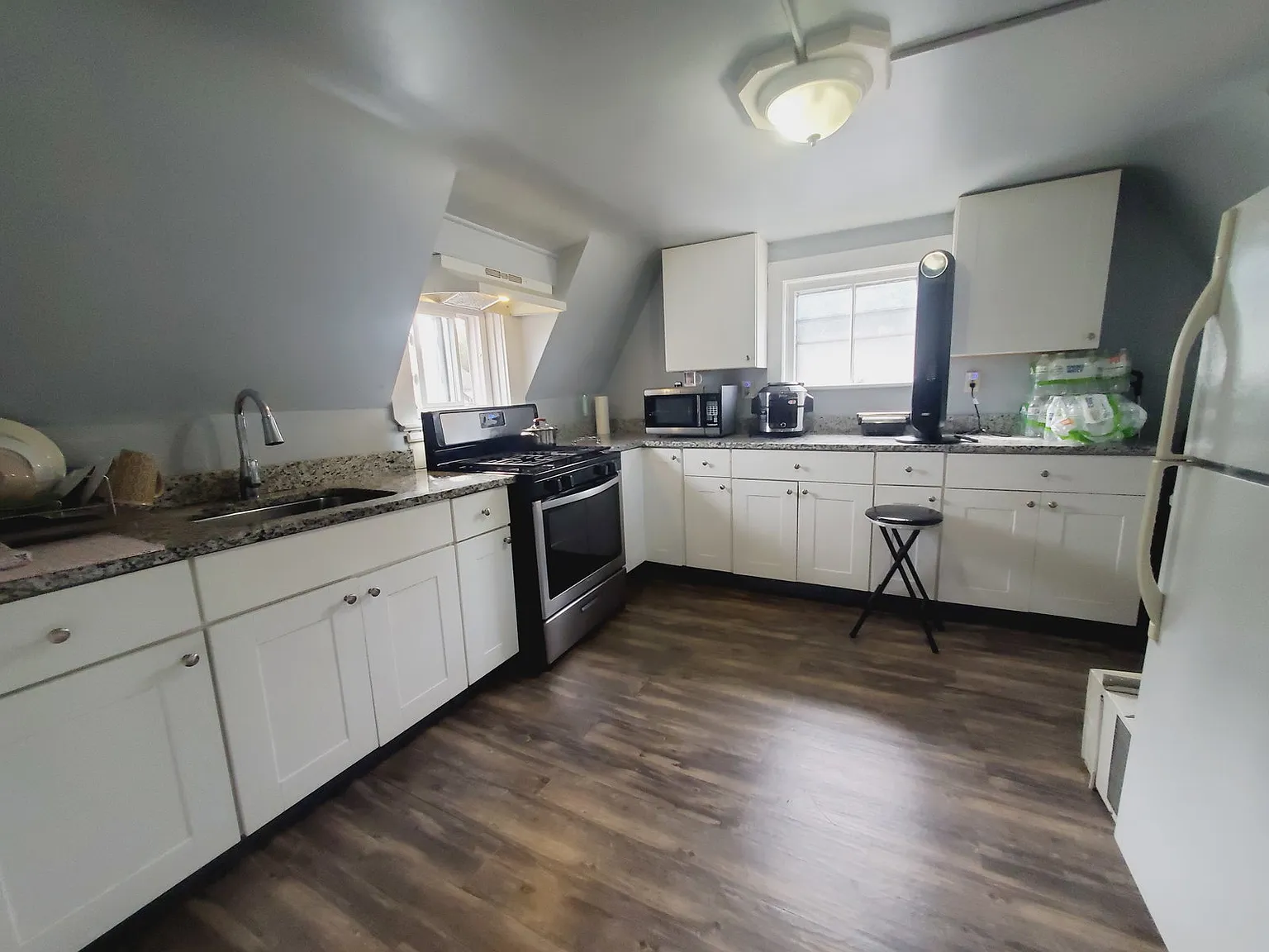 1 bed, 1.0 bath, 850 sqft, $2,375 — Photo 1