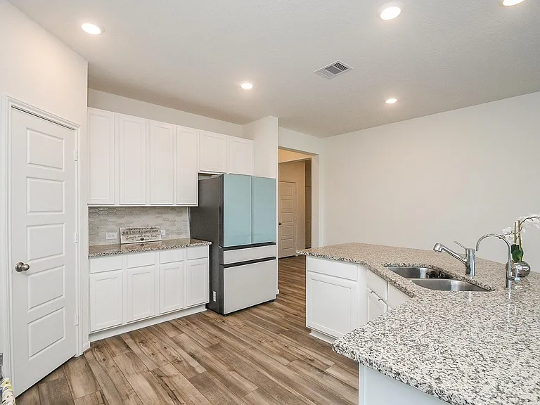3043 Kastania Ln — Photo 12
