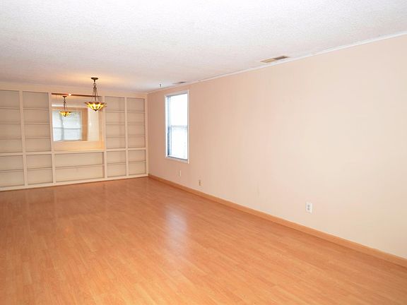 4th image of 5067 Foxwood Pl