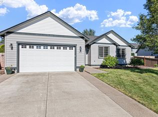 1435 Alderdale Dr, Junction City, OR 97448