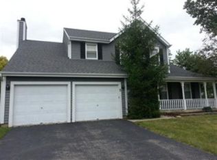 5 Seneca Ct, Streamwood, IL 60107