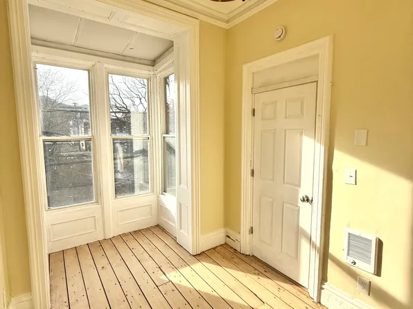 2270 Old Sixth Ave #2, Troy, NY 12180