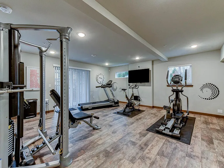 Silver Creek Apartment Homes — Photo 30