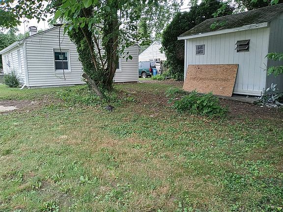 4th image of 448 Anderson Dr