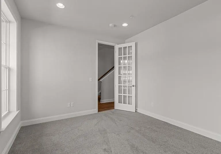3225 Parade St — Photo 4