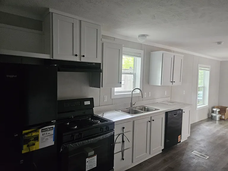 37 Shell Dr — Photo 2