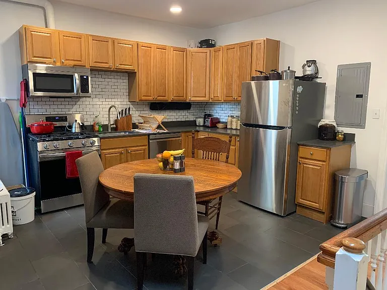 241 S 45th St #3 — Photo 1