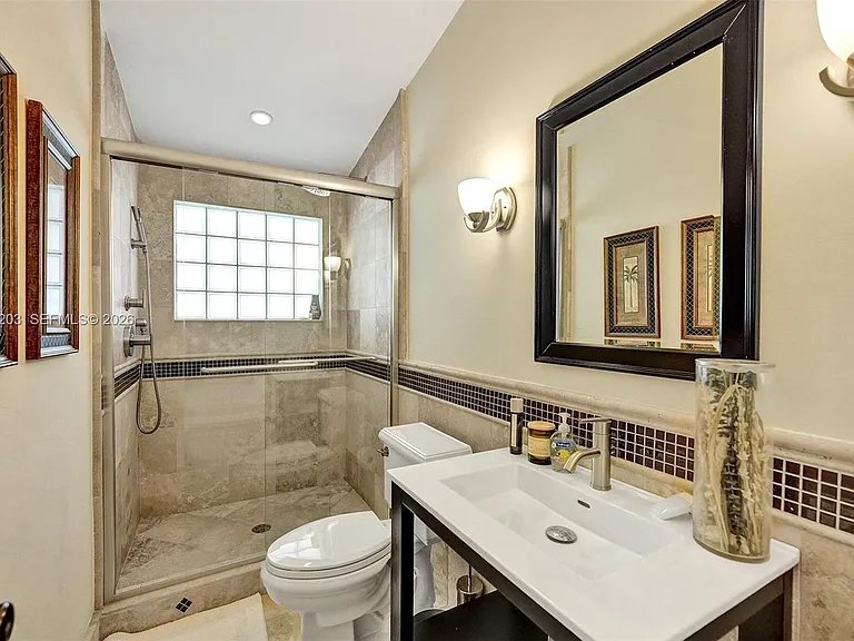 22180 Woodset Ln — Photo 21
