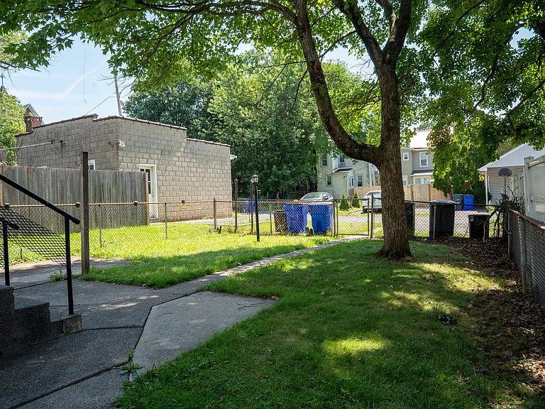 462 N Charlotte St #B — Photo 25