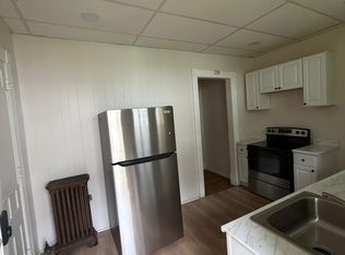 207 Main St #1R, Cohoes, NY 12047