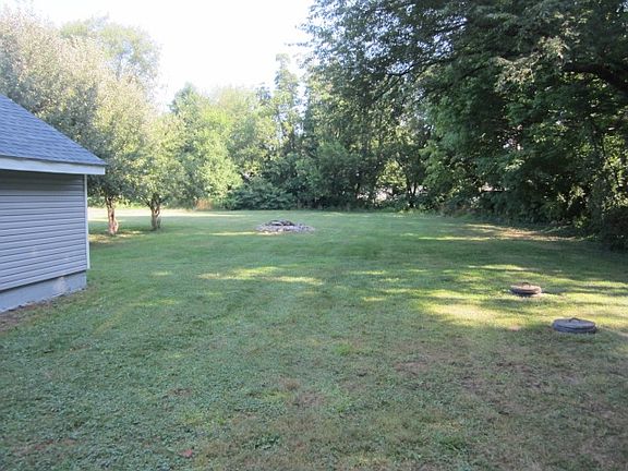 4th image of 26323 Lakeview Dr