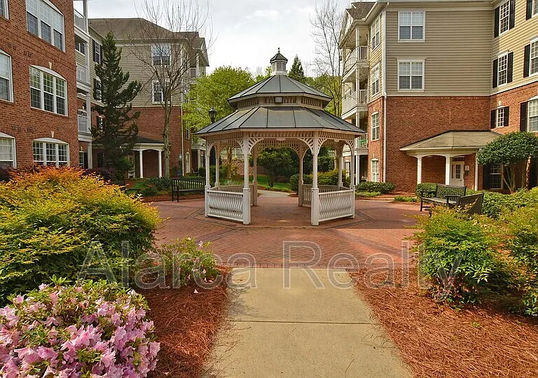 3282 Margellina Dr — Photo 2