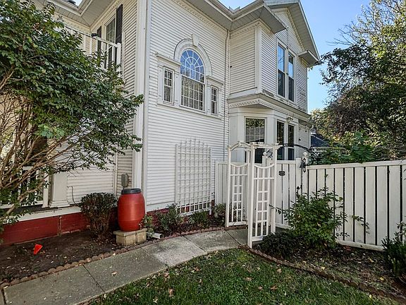 3rd image of 116 N 3rd Ave