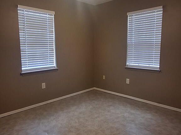 3rd image of 2663 Sequoia Dr