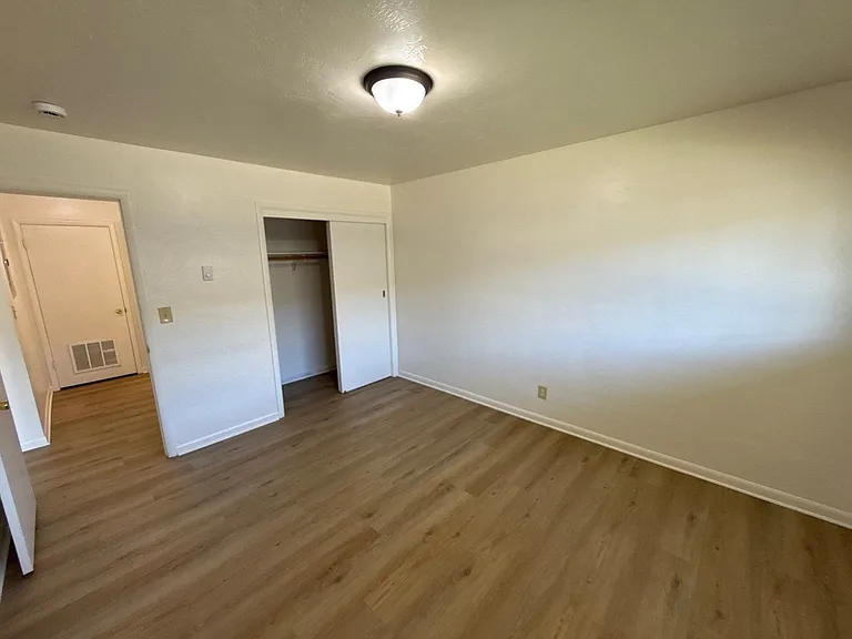 1835 Beach Ave NE #11 — Photo 12