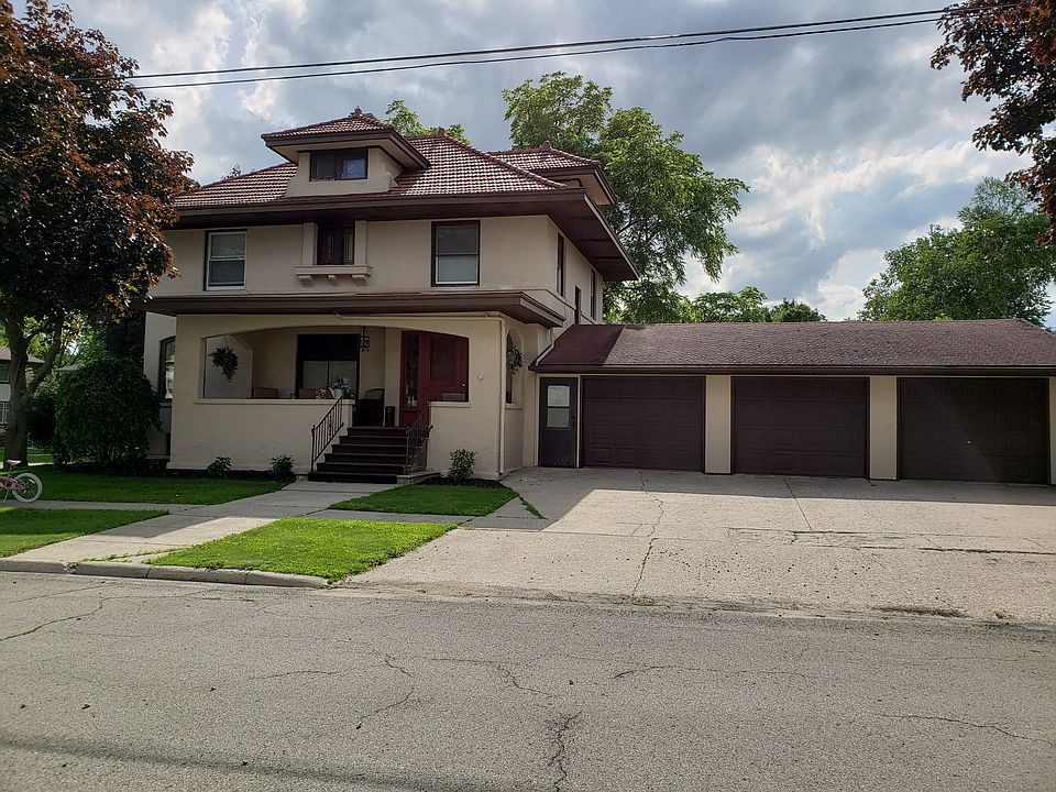 219 S 10th St. 
