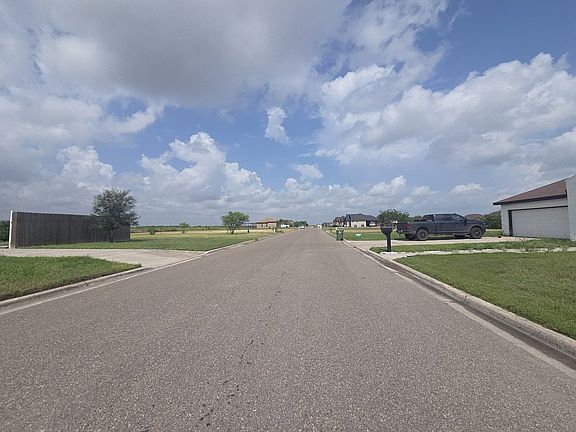 5th image of 1009 W Gem Ave