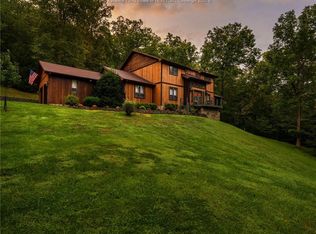 10 Meghan Ln, Nitro, WV 25143