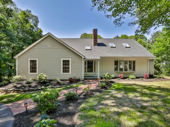 576 Grove St, Framingham, MA 01701