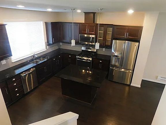 2nd image of 2520 NE Mulberry Walk