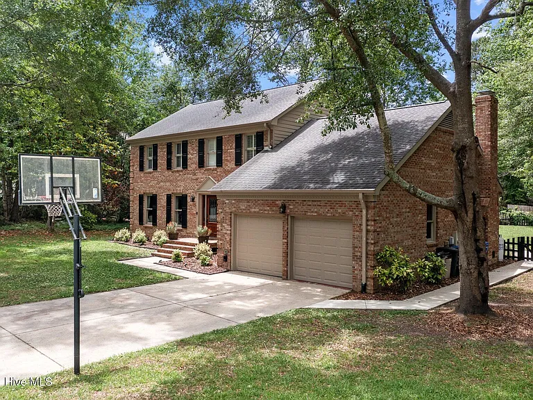 939 Eton Dr — Photo 15