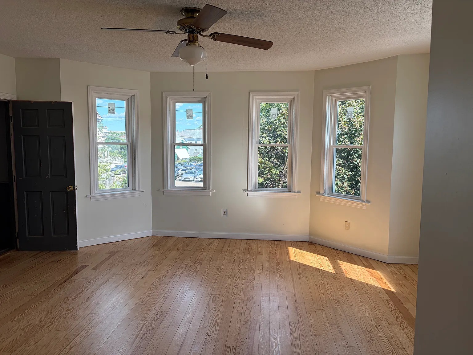 2 bed, $1,400 — Photo 4