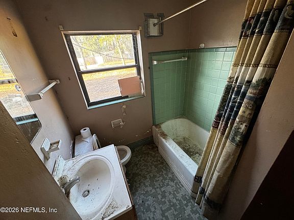 5th image of 1607 RIVER BLUFF Road N