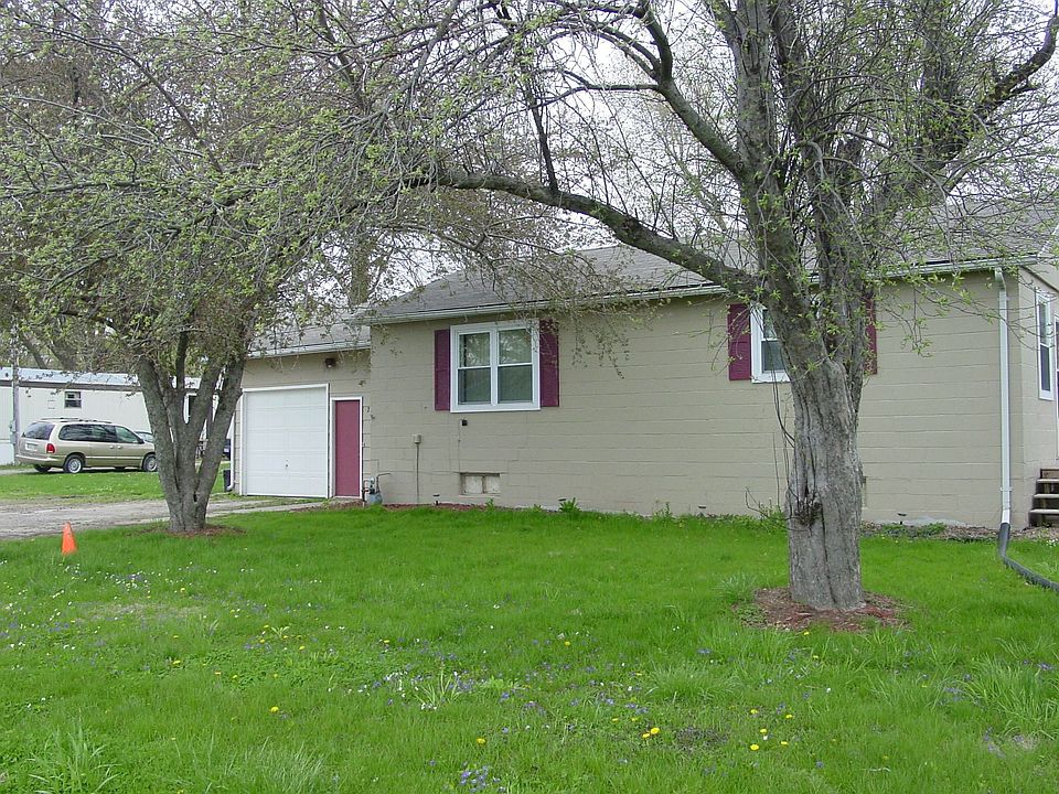2nd image of 216 4th St
