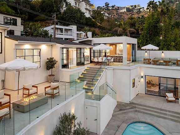 A Hollywood Hills escape offering luxury and leisure.