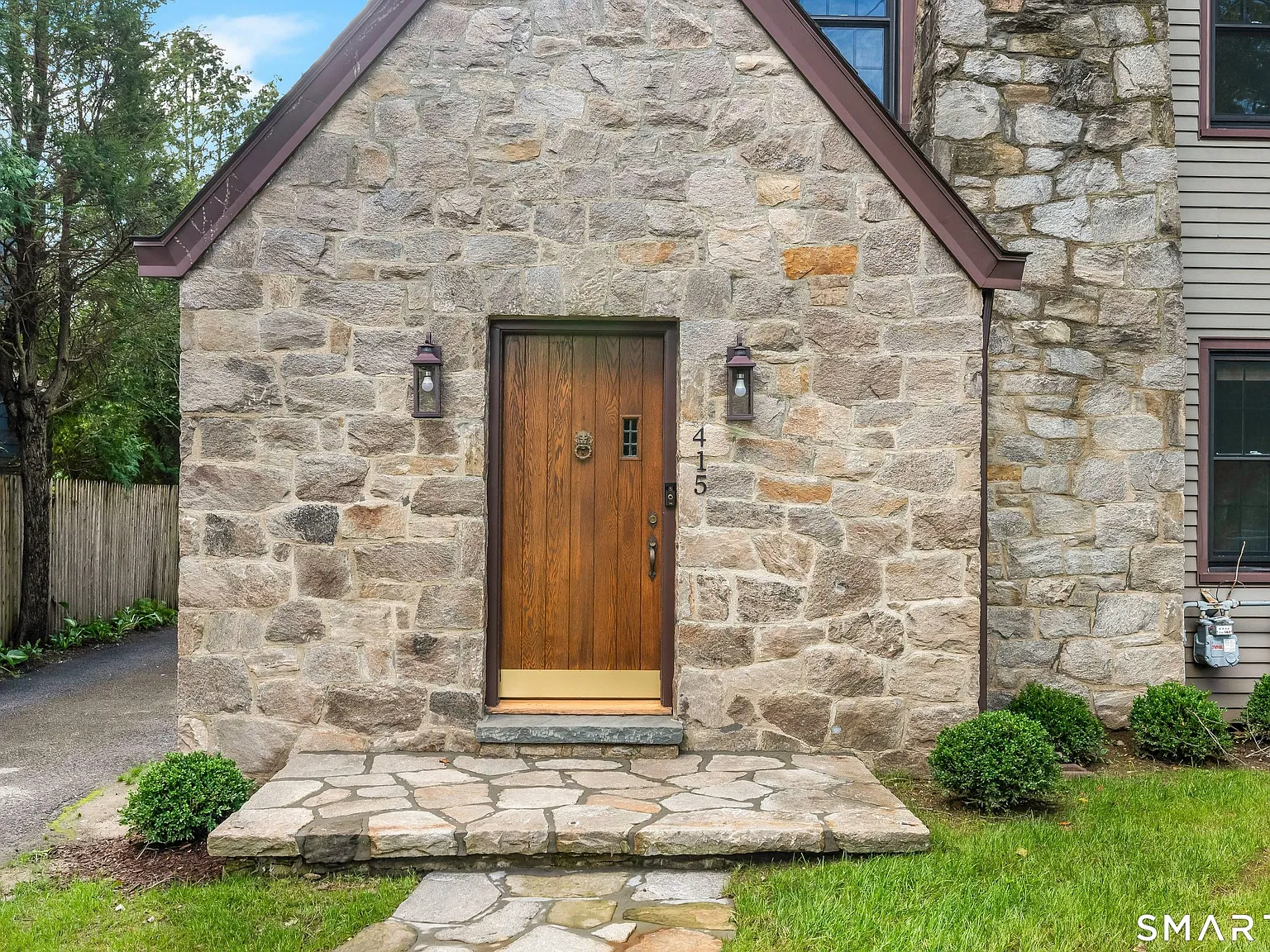 3 bed, 1.5 bath, 1883 sqft, $6,600 — Photo 2