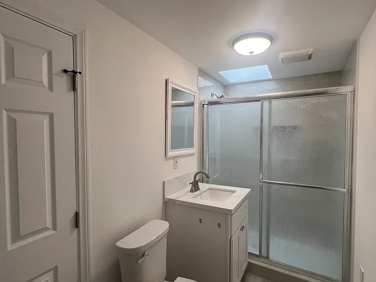 379 Hamilton St #B — Photo 9