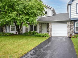 1215 Robin Dr, Carol Stream, IL 60188