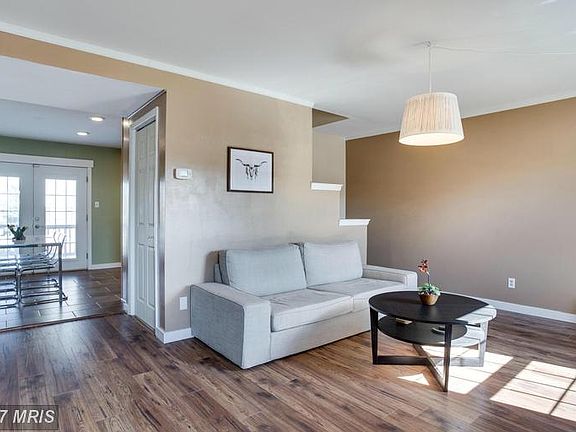 4th image of 836 Oyster Bay Hbr
