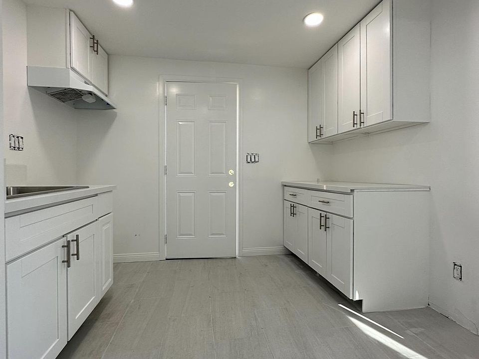 1st image of 411 E 104th St