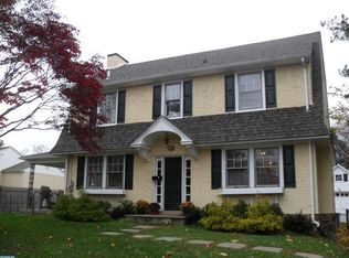 225 W Wayne Ave, Wayne, PA 19087