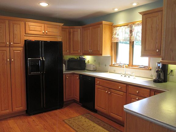 5th image of 173 Deerfield Dr