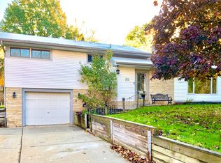 W379N5798 N Lake Rd, Oconomowoc, WI 53066