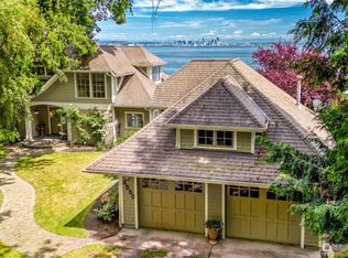 4550 Rockaway Beach Rd NE, Bainbridge Island, WA 98110