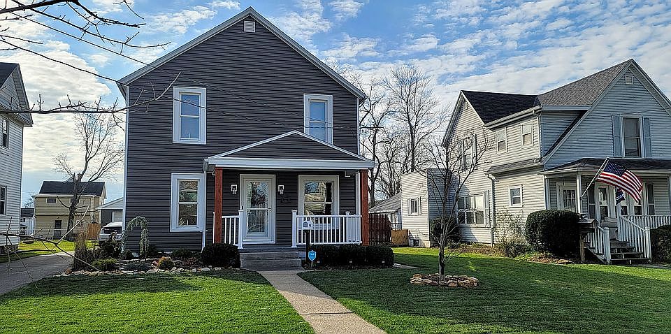 1st image of 10 Earl Ave